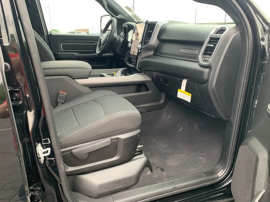2025 RAM 2500 Big Horn - Photo 10