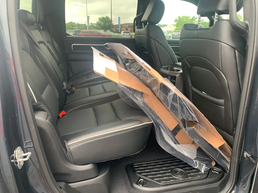 2026 RAM 1500 Laramie - Photo 12