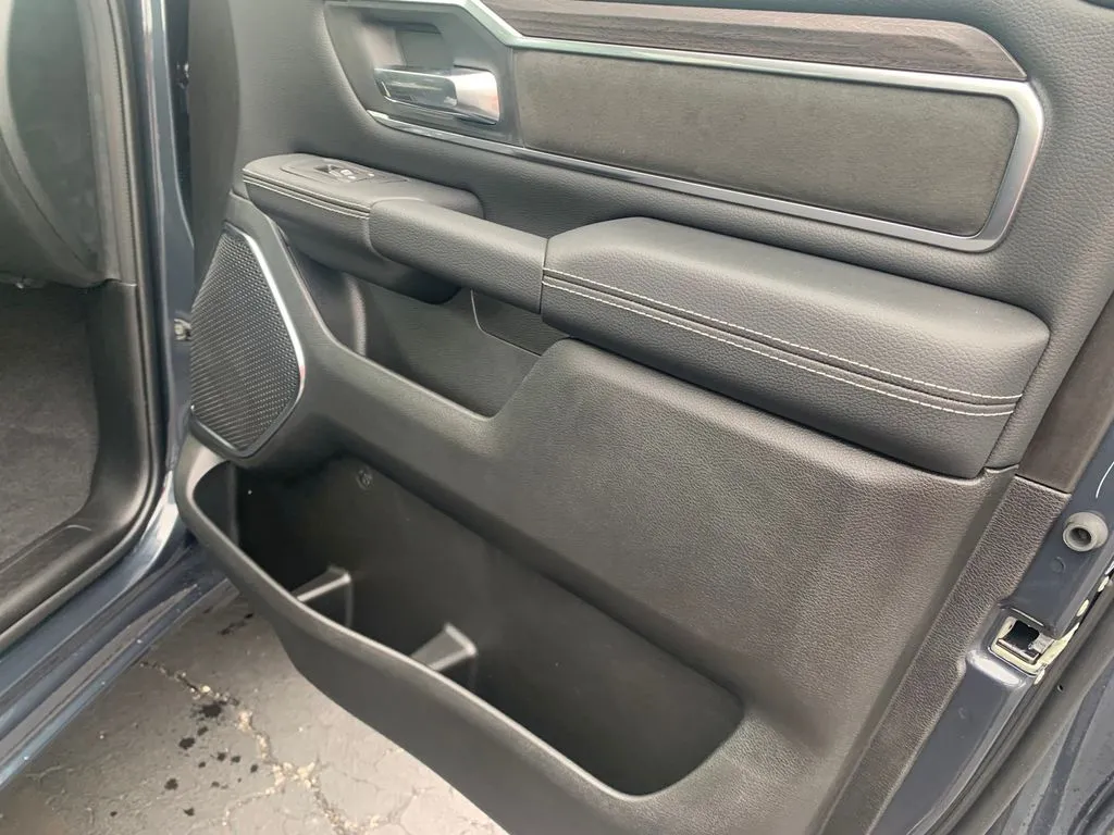 2026 RAM 1500 Laramie - Photo 11