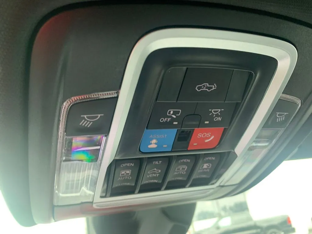 2026 RAM 1500 Laramie - Photo 18