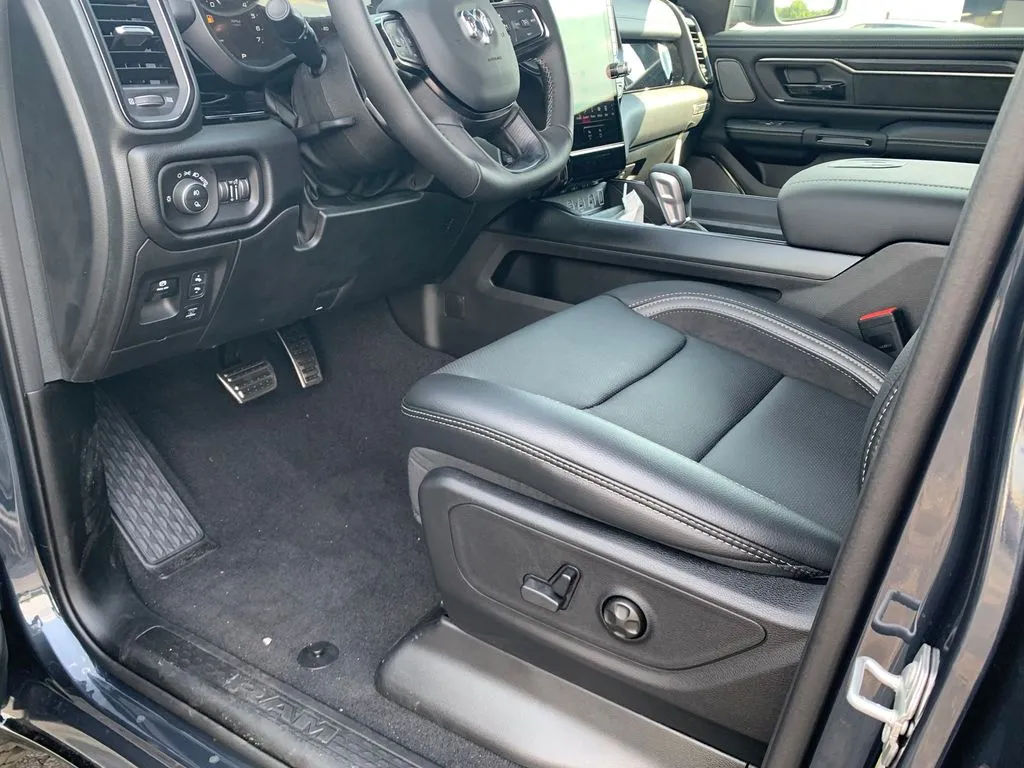 2026 RAM 1500 Rebel - Photo 15