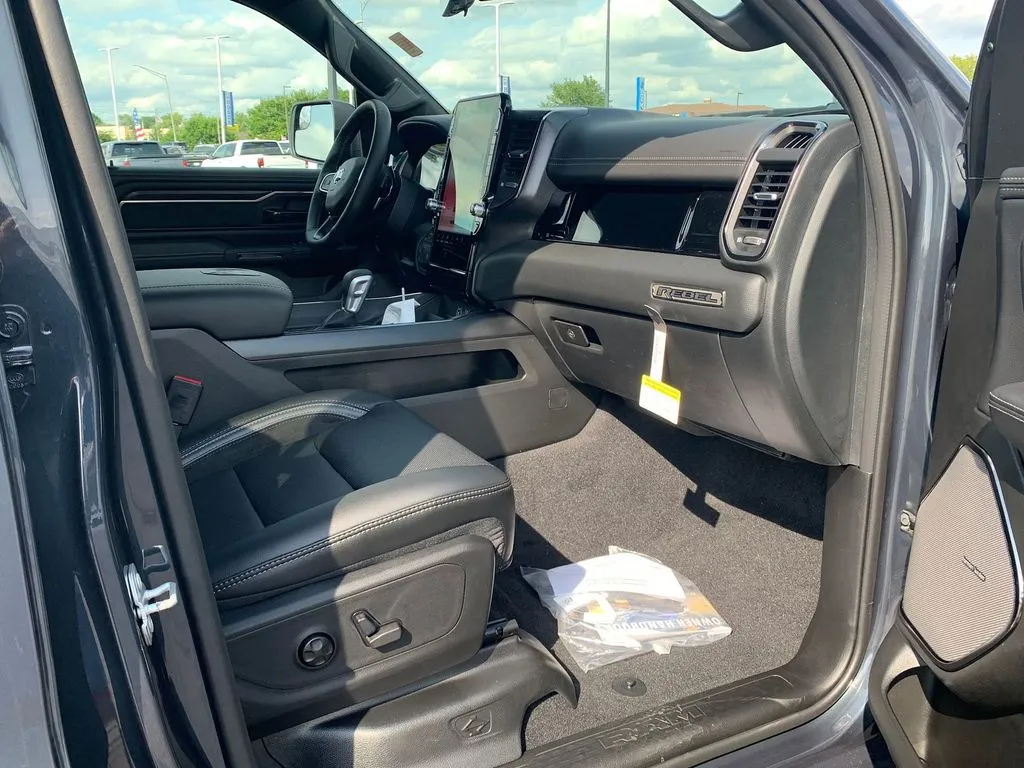 2026 RAM 1500 Rebel - Photo 10