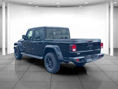 More photos of 2025 Jeep Gladiator High Tide at Eastgate Chrysler Jeep Dodge Ram, IN