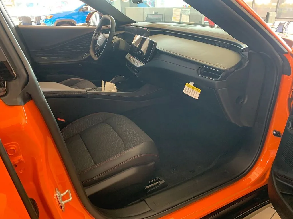 2026 Dodge Charger Daytona Scat Pack - Photo 10