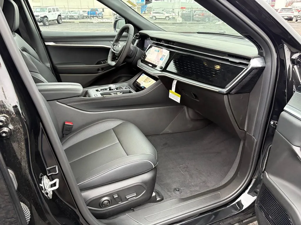 2025 Jeep Wagoneer S Limited - Photo 10