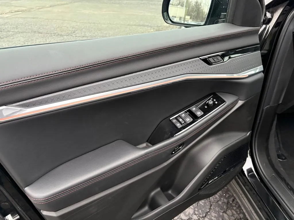 2025 Jeep Wagoneer S Limited - Photo 13