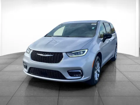 Another view of 2026 Chrysler Pacifica Select for sale in Indianapolis, IN at Eastgate Chrysler Jeep Dodge Ram