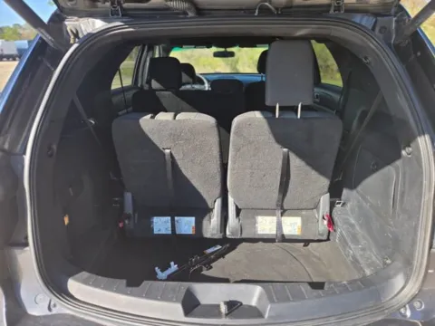 More photos of 2017 Ford Explorer XLT at Hixson Ford Leesville, LA