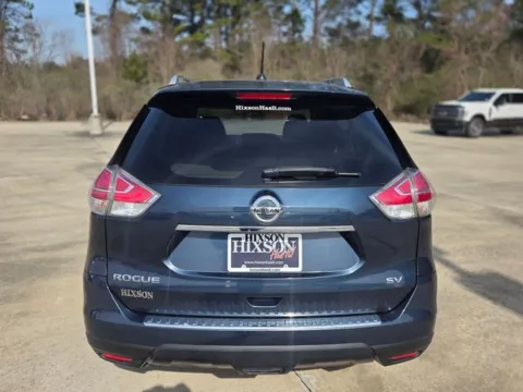 More photos of 2016 Nissan Rogue SV at Hixson Ford Leesville, LA