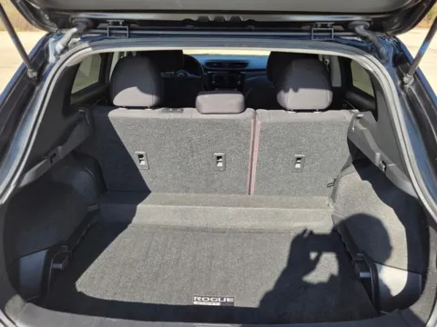 More photos of 2021 Nissan Rogue Sport S at Hixson Ford Leesville, LA