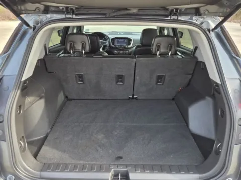 More photos of 2020 GMC Terrain SLT at Hixson Ford Leesville, LA