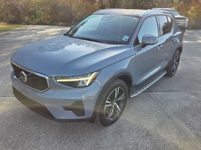 Black 2023 Volvo XC40 B5 Core for sale in Leesville, LA