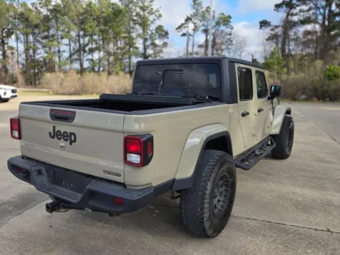 More photos of 2020 Jeep Gladiator Sport at Hixson Ford Leesville, LA