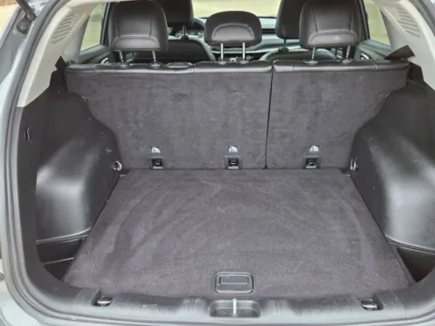 More photos of 2022 Jeep Compass Trailhawk at Hixson Ford Leesville, LA