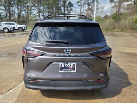 More photos of 2023 Toyota Sienna XLE at Hixson Ford Leesville, LA
