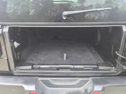 More photos of 2021 Jeep Wrangler Unlimited Rubicon at Hixson Ford Leesville, LA