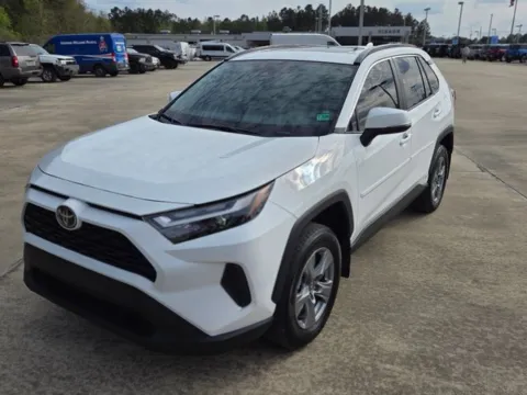 White 2025 Toyota RAV4 Hybrid XLE for sale in Leesville, LA
