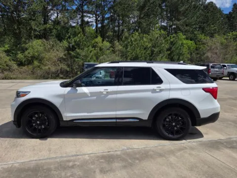 Photos of 2022 Ford Explorer XLT for sale in Leesville, LA at Hixson Ford Leesville