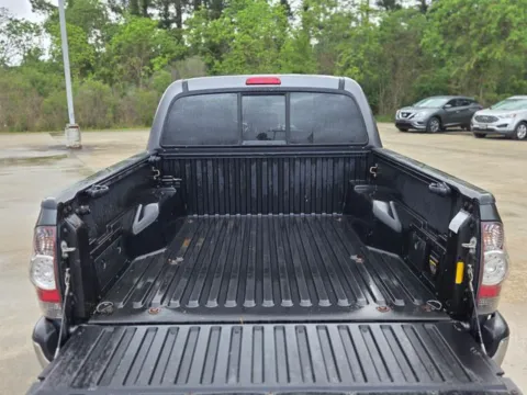 More photos of 2013 Toyota Tacoma at Hixson Ford Leesville, LA
