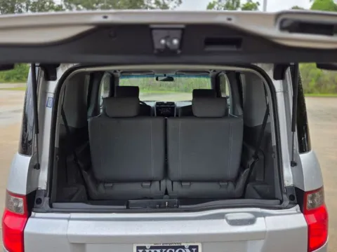 More photos of 2011 Honda Element LX at Hixson Ford Leesville, LA