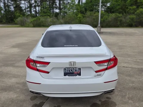 More photos of 2018 Honda Accord Sport 2.0T at Hixson Ford Leesville, LA