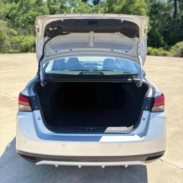 More photos of 2023 Nissan Versa 1.6 SV at Hixson Ford Leesville, LA