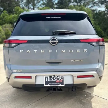 More photos of 2022 Nissan Pathfinder Platinum at Hixson Ford Leesville, LA