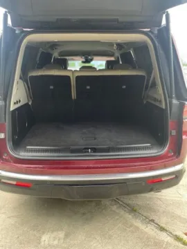 More photos of 2022 Jeep Wagoneer Series III at Hixson Ford Leesville, LA
