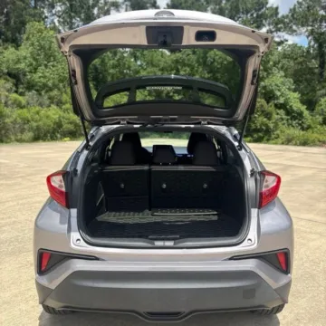 More photos of 2020 Toyota C-HR XLE at Hixson Ford Leesville, LA