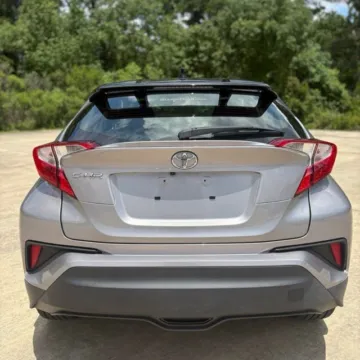 More photos of 2020 Toyota C-HR XLE at Hixson Ford Leesville, LA