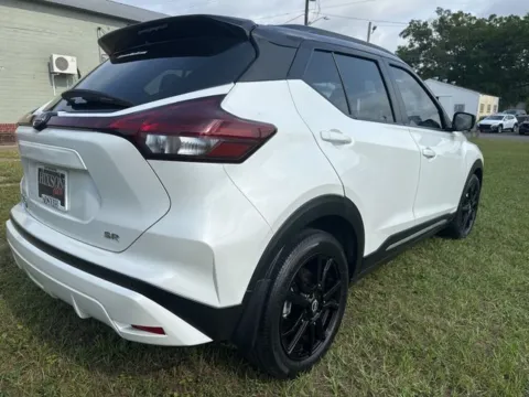 More photos of 2022 Nissan Kicks SR at Hixson Ford Leesville, LA