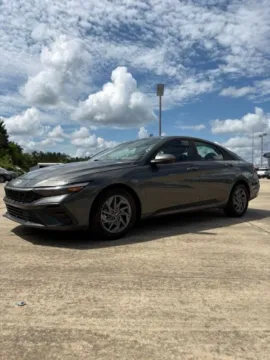 Gray 2024 Hyundai Elantra SEL for sale in Leesville, LA