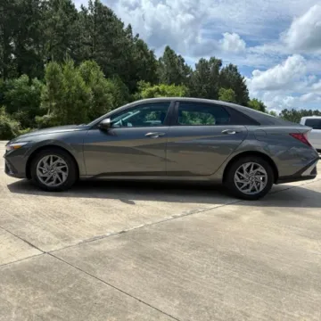 Photos of 2024 Hyundai Elantra SEL for sale in Leesville, LA at Hixson Ford Leesville