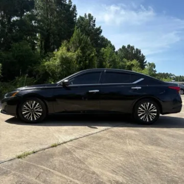 Photos of 2024 Nissan Altima 2.5 SV for sale in Leesville, LA at Hixson Ford Leesville