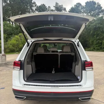 More photos of 2024 Volkswagen Atlas 2.0T SE at Hixson Ford Leesville, LA