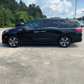 Photos of 2019 Honda Odyssey Touring for sale in Leesville, LA at Hixson Ford Leesville