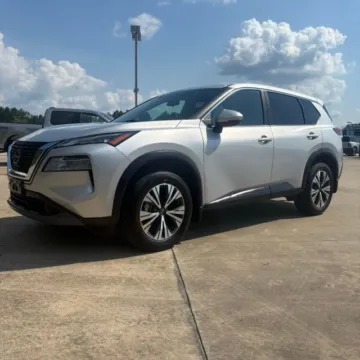 Silver 2022 Nissan Rogue SV for sale in Leesville, LA