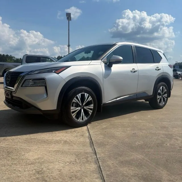Silver 2022 Nissan Rogue SV for sale in Leesville, LA