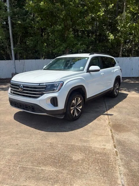 White 2024 Volkswagen Atlas 2.0T SE for sale in Leesville, LA