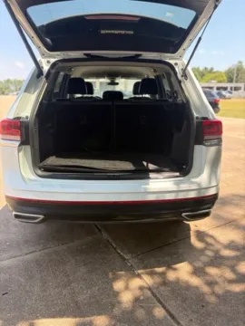 More photos of 2024 Volkswagen Atlas 2.0T SE at Hixson Ford Leesville, LA