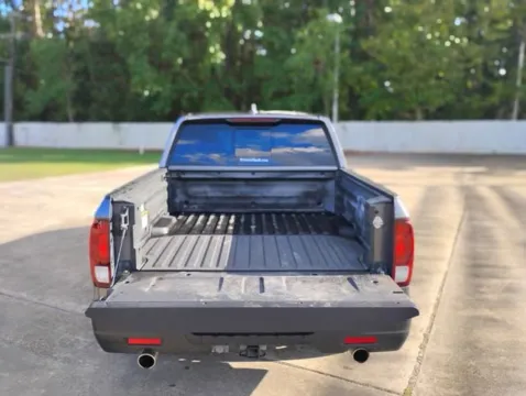 More photos of 2023 Honda Ridgeline RTL at Hixson Ford Leesville, LA