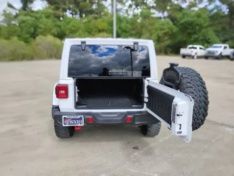 More photos of 2022 Jeep Wrangler Unlimited Rubicon at Hixson Ford Leesville, LA