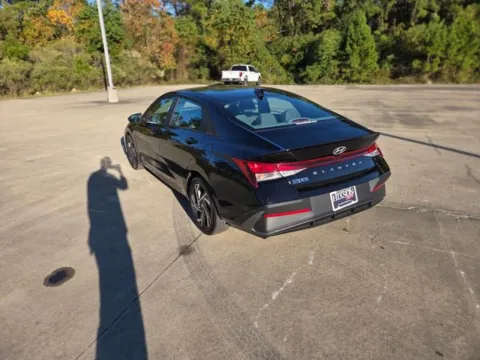 More photos of 2025 Hyundai Elantra SEL Sport at Hixson Ford Leesville, LA
