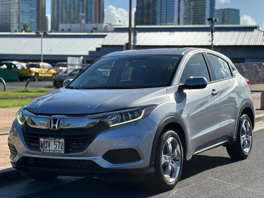 Silver 2021 Honda HR-V LX for sale in Honolulu, HI