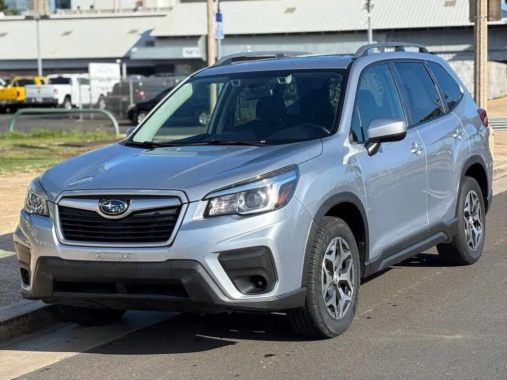 Silver 2020 Subaru Forester Premium for sale in Honolulu, HI