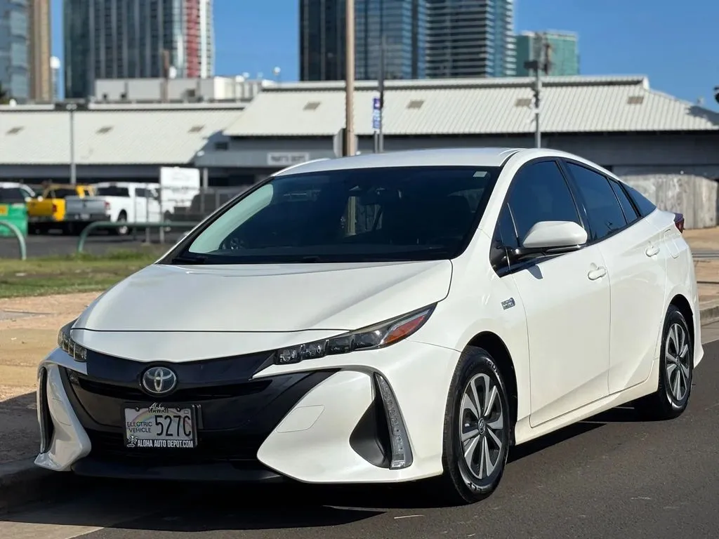 White 2018 Toyota Prius Prime Premium for sale in Honolulu, HI