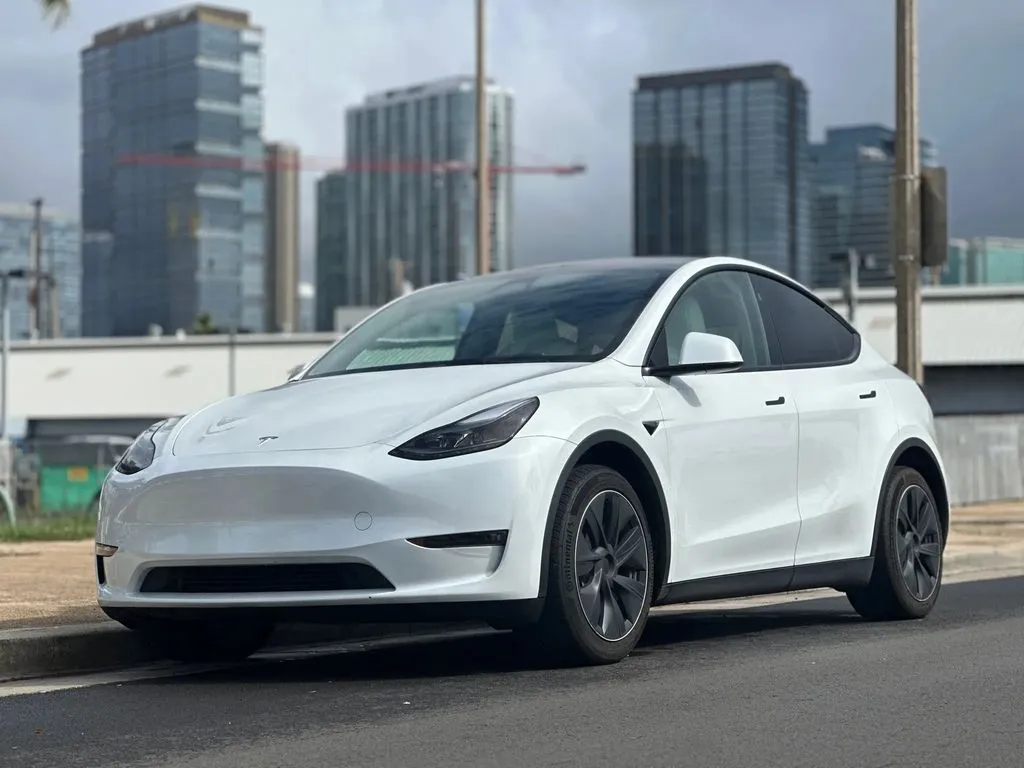 White 2023 Tesla Model Y Long Range for sale in Honolulu, HI