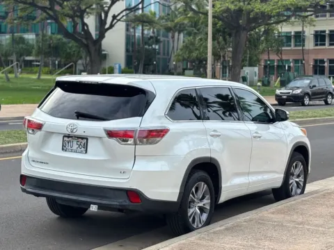 More photos of 2016 Toyota Highlander LE V6 at Aloha Auto Depot LLC., HI