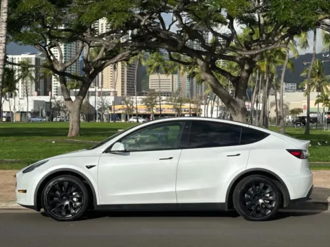 Photos of 2021 Tesla Model Y Long Range for sale in Honolulu, HI at Aloha Auto Depot LLC.