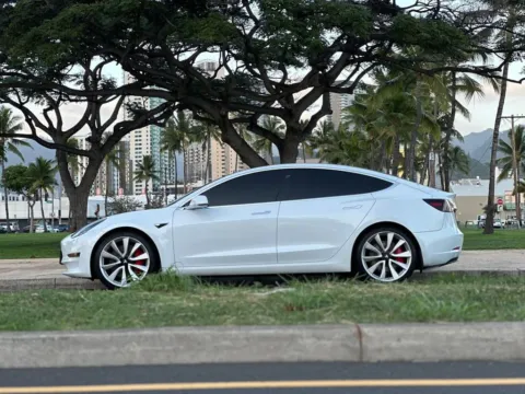 Photos of 2018 Tesla Model 3 Long Range for sale in Honolulu, HI at Aloha Auto Depot LLC.
